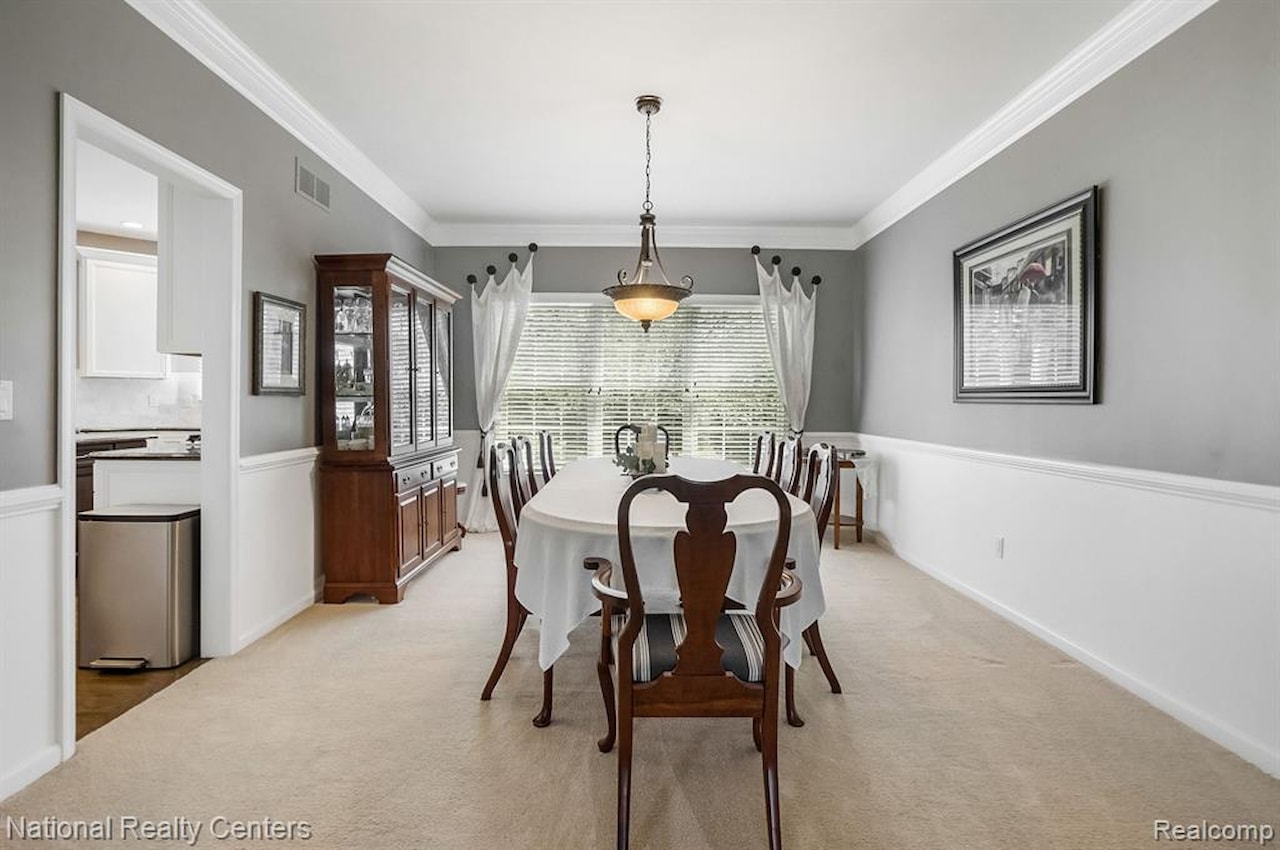 49235 Braeburn Ln in Novi, MI Photo 21