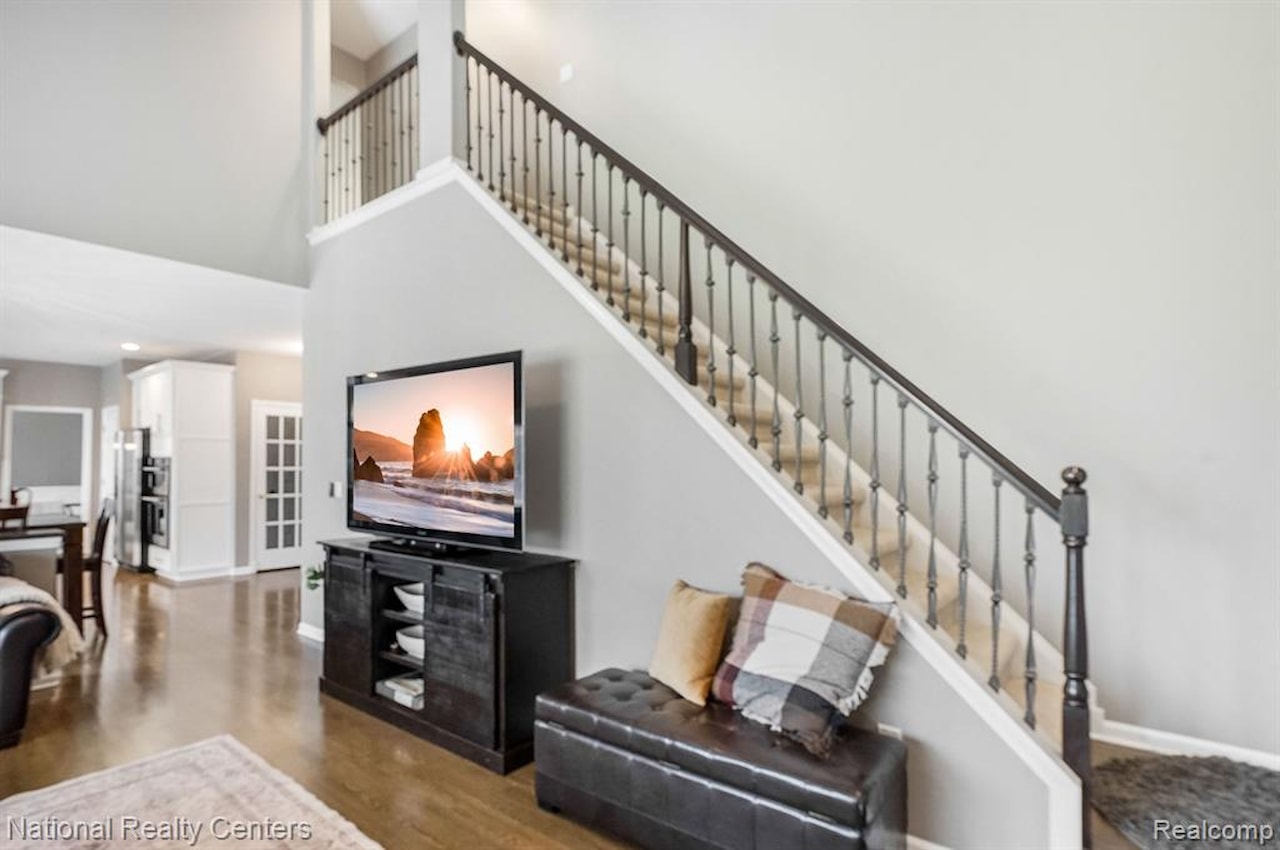 49235 Braeburn Ln in Novi, MI Photo 26