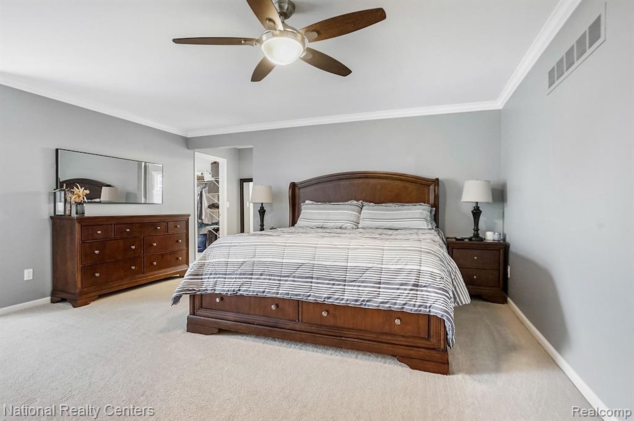 49235 Braeburn Ln in Novi, MI Photo 36