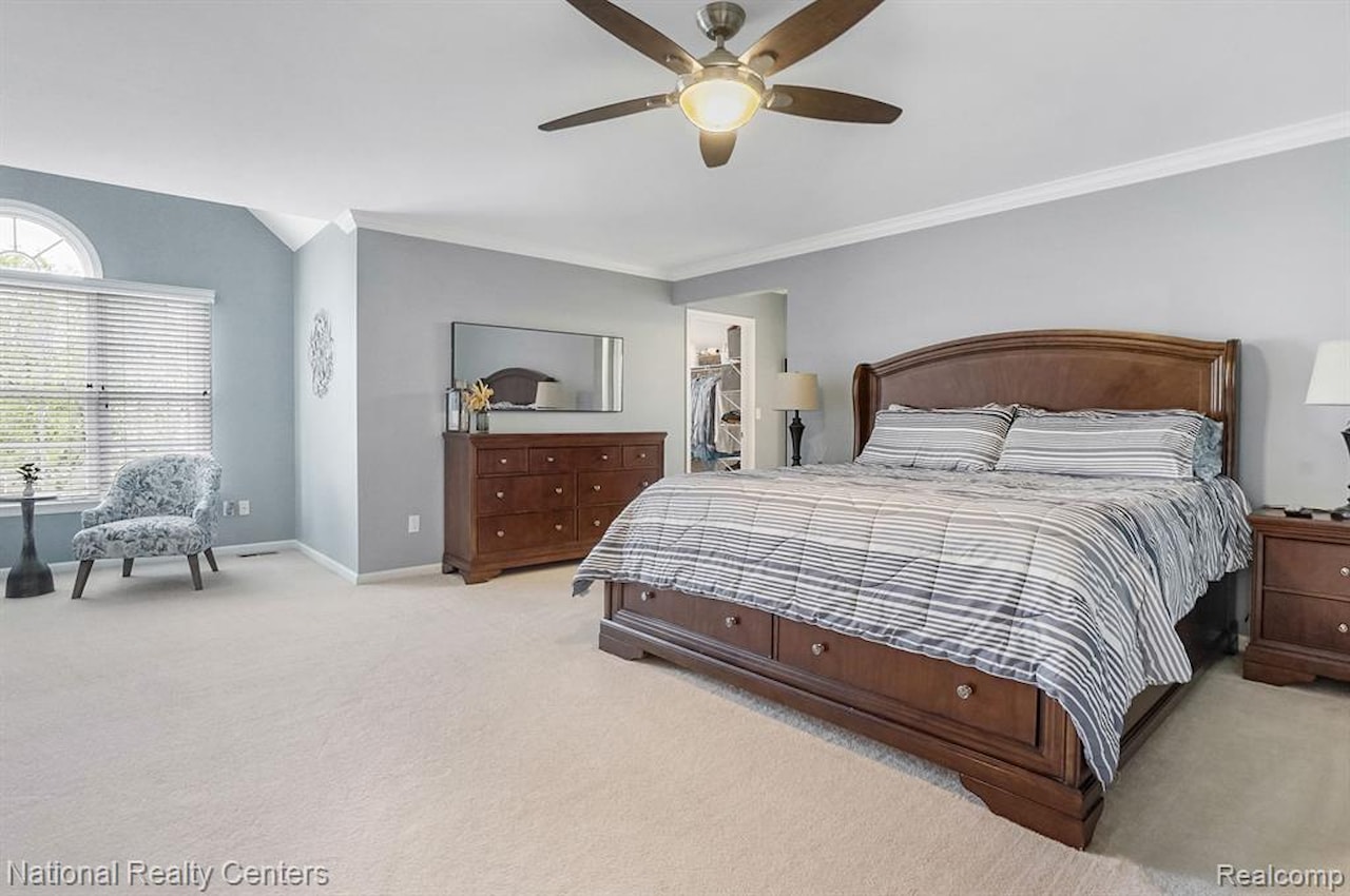 49235 Braeburn Ln in Novi, MI Photo 37