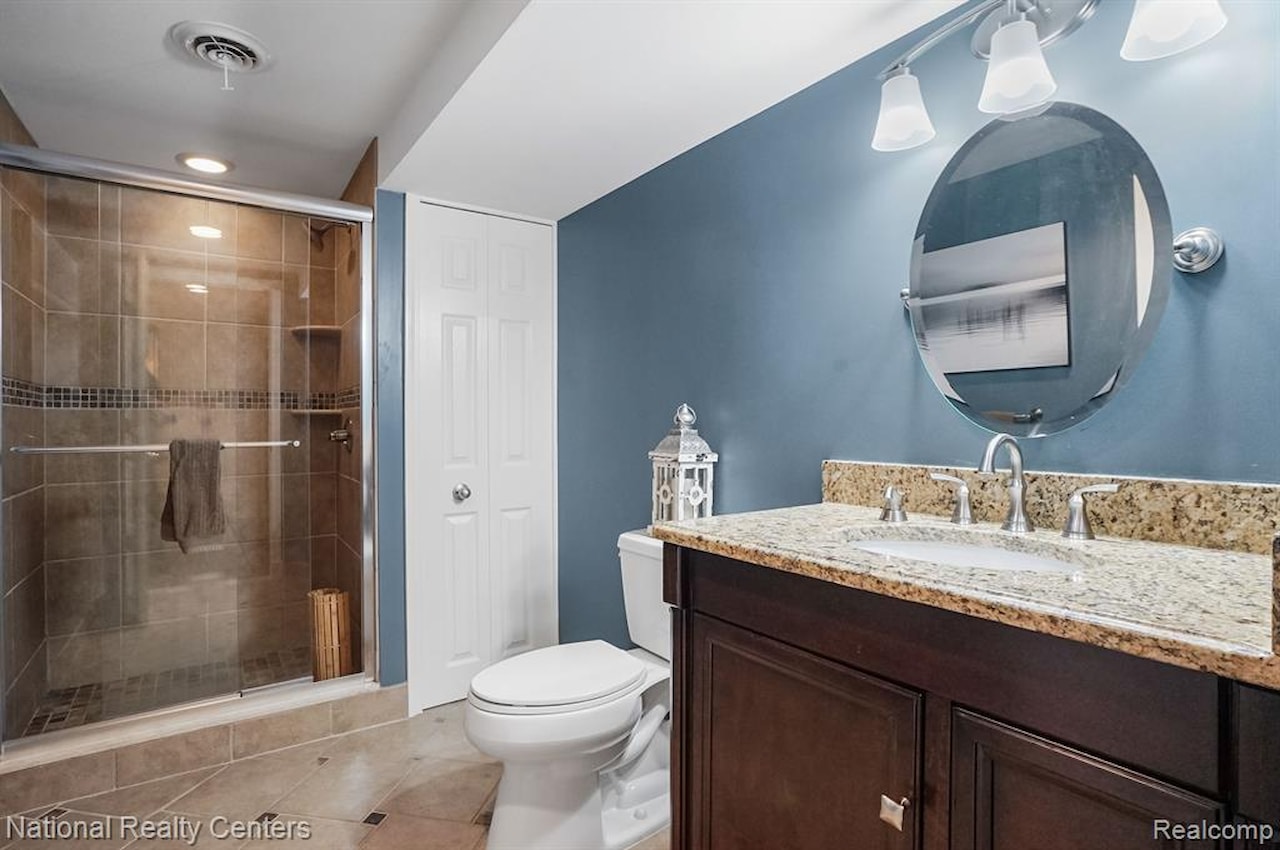 49235 Braeburn Ln in Novi, MI Photo 52