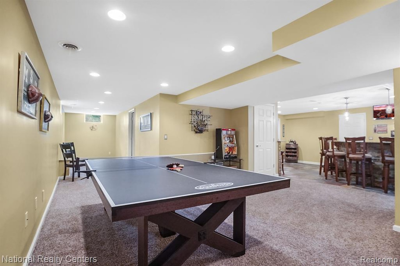 49235 Braeburn Ln in Novi, MI Photo 55