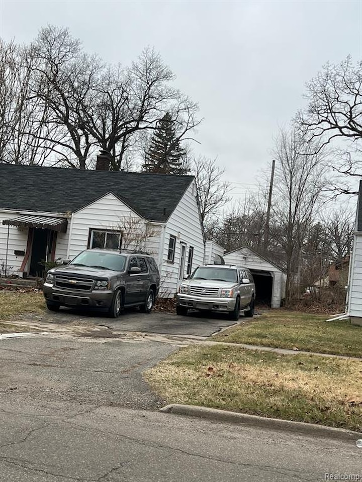 2631 Brownell Blvd in Flint, MI Photo 4