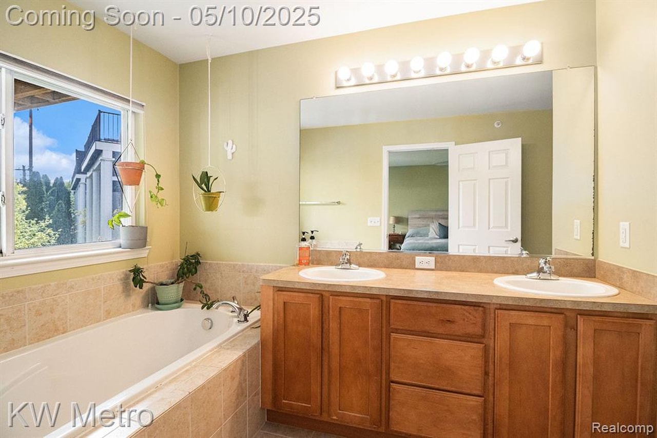 3162 Asher Rd in Ann Arbor, MI Photo 16
