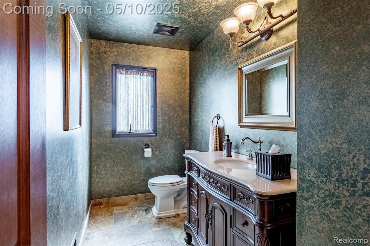 256 Inverness in Highland Twp, MI Photo 26