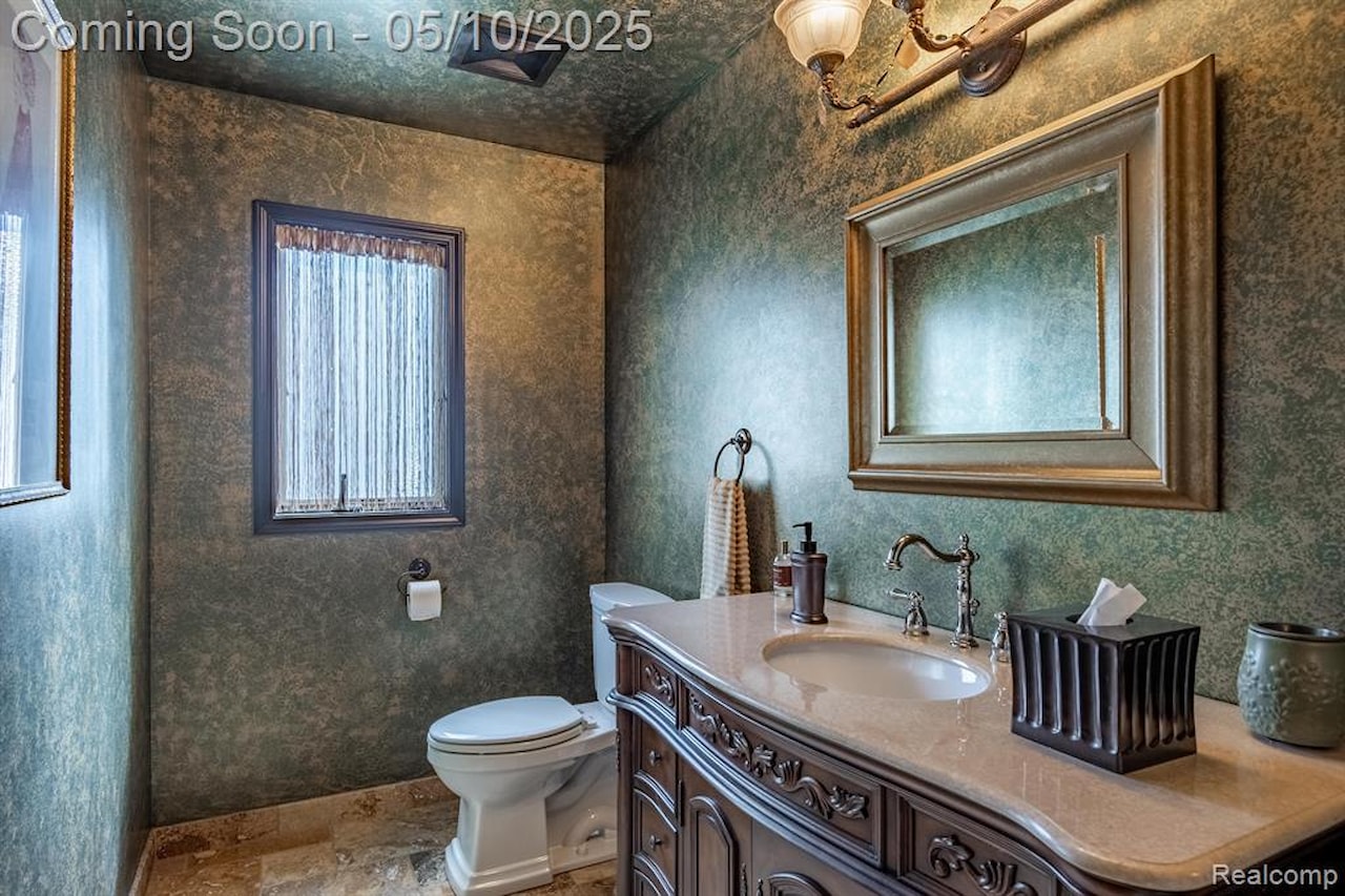 256 Inverness in Highland Twp, MI Photo 27