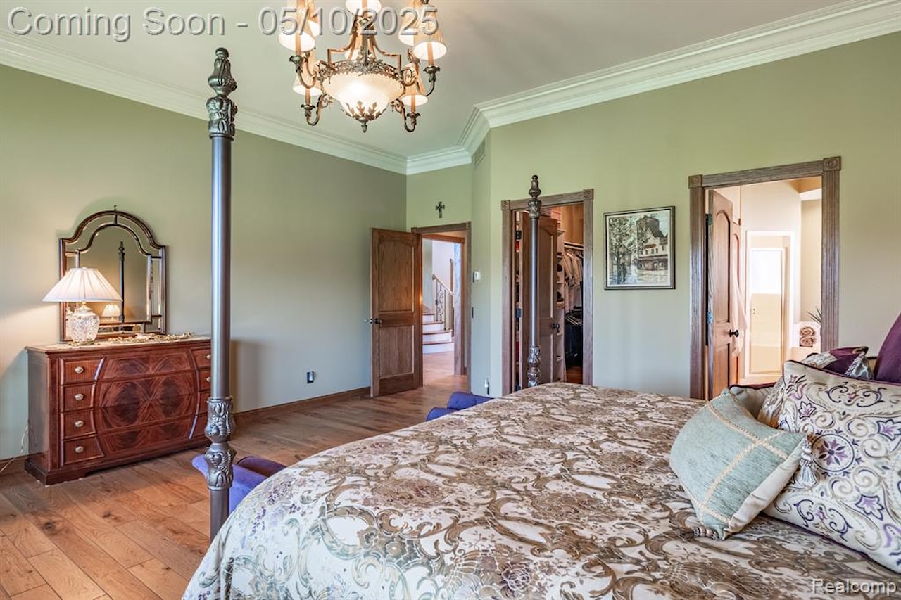 256 Inverness in Highland Twp, MI Photo 31