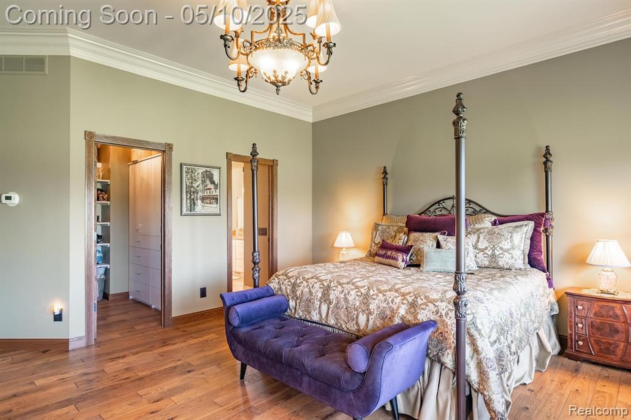 256 Inverness in Highland Twp, MI Photo 30