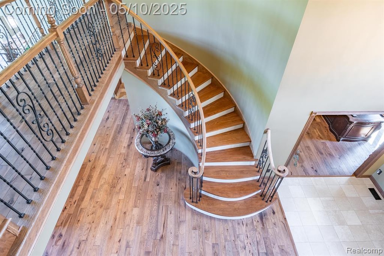 256 Inverness in Highland Twp, MI Photo 41