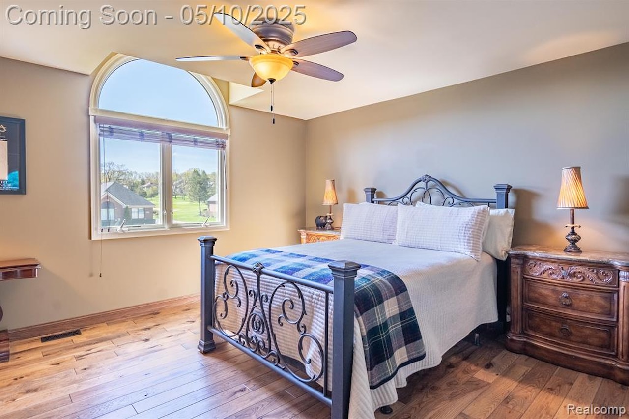 256 Inverness in Highland Twp, MI Photo 44