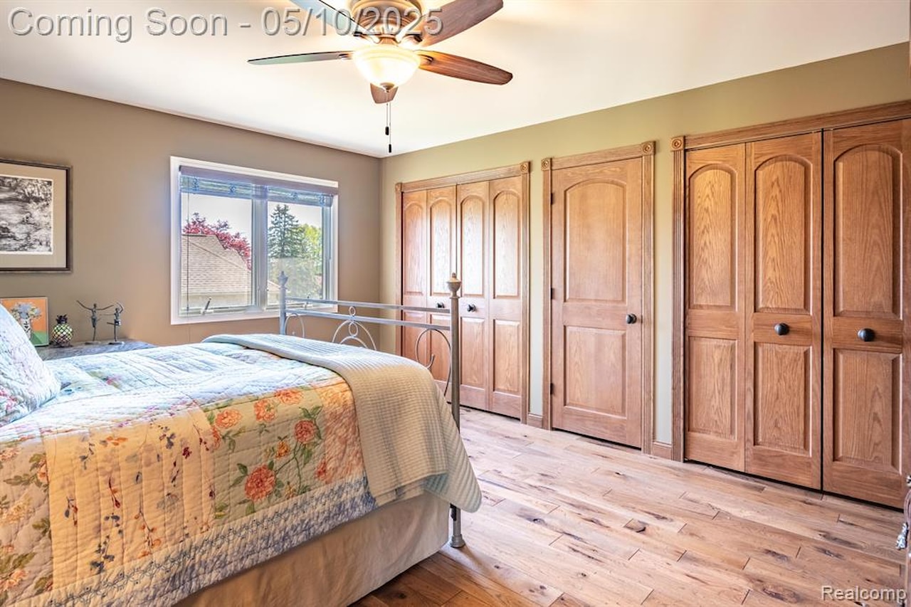 256 Inverness in Highland Twp, MI Photo 45