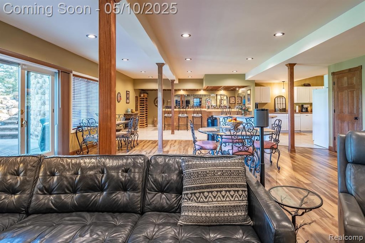 256 Inverness in Highland Twp, MI Photo 56