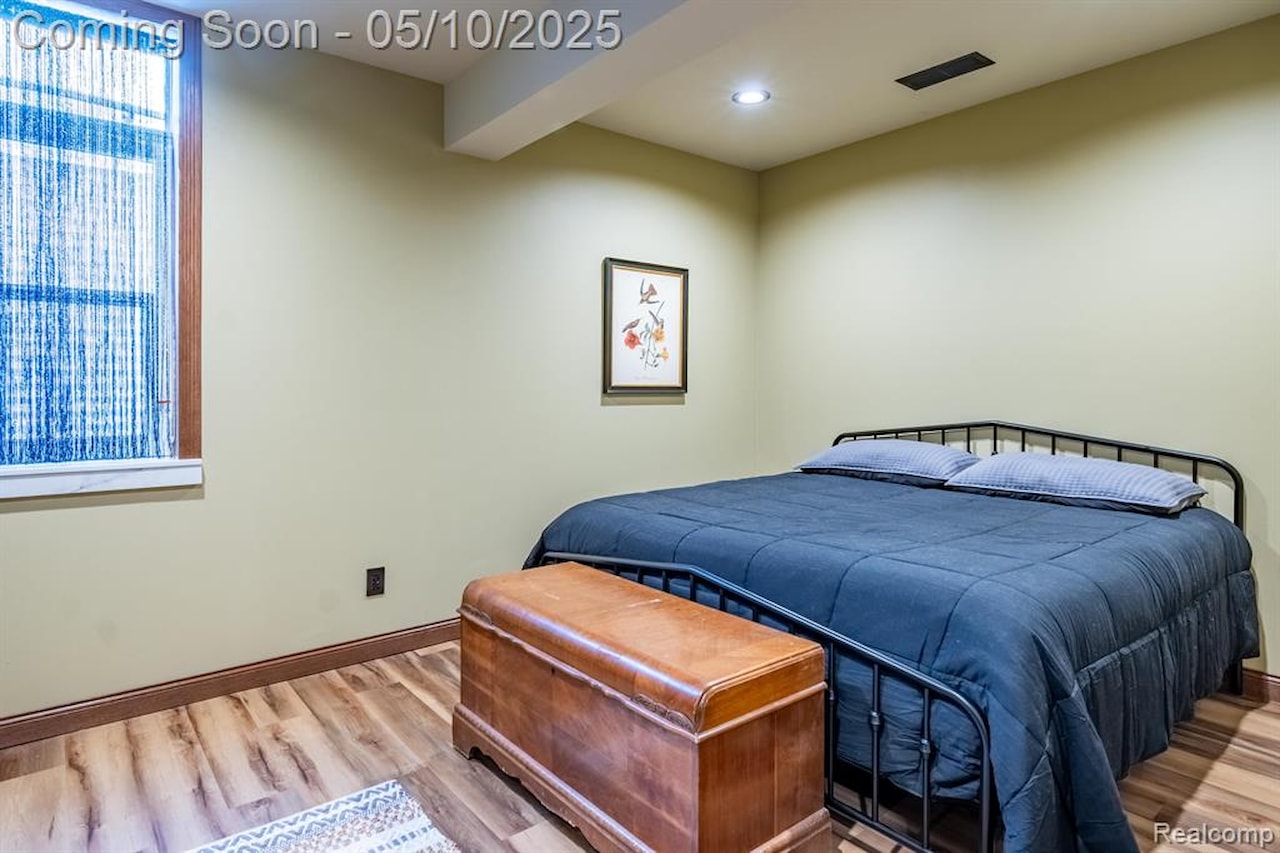256 Inverness in Highland Twp, MI Photo 63