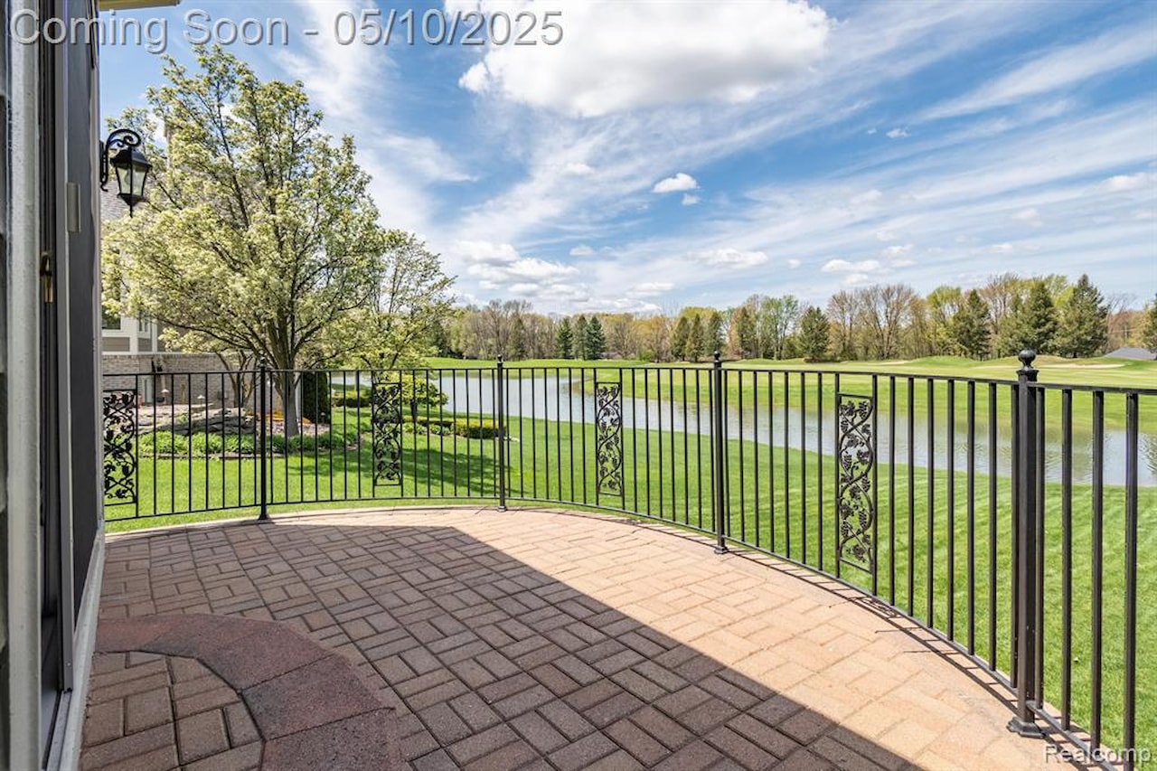 256 Inverness in Highland Twp, MI Photo 70