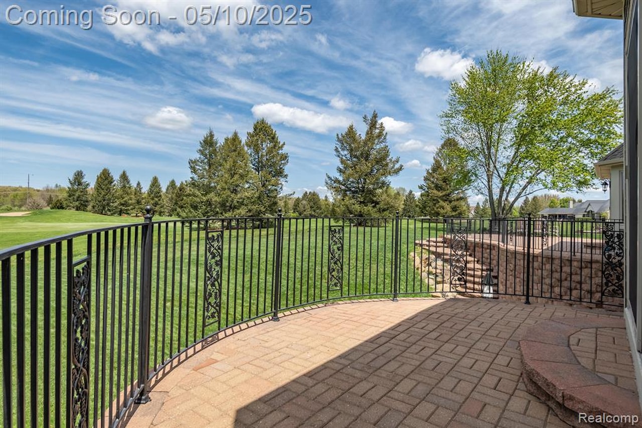 256 Inverness in Highland Twp, MI Photo 82