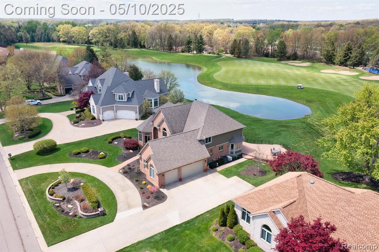 256 Inverness in Highland Twp, MI Photo 83