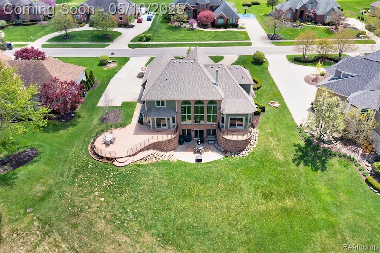 256 Inverness in Highland Twp, MI Photo 87