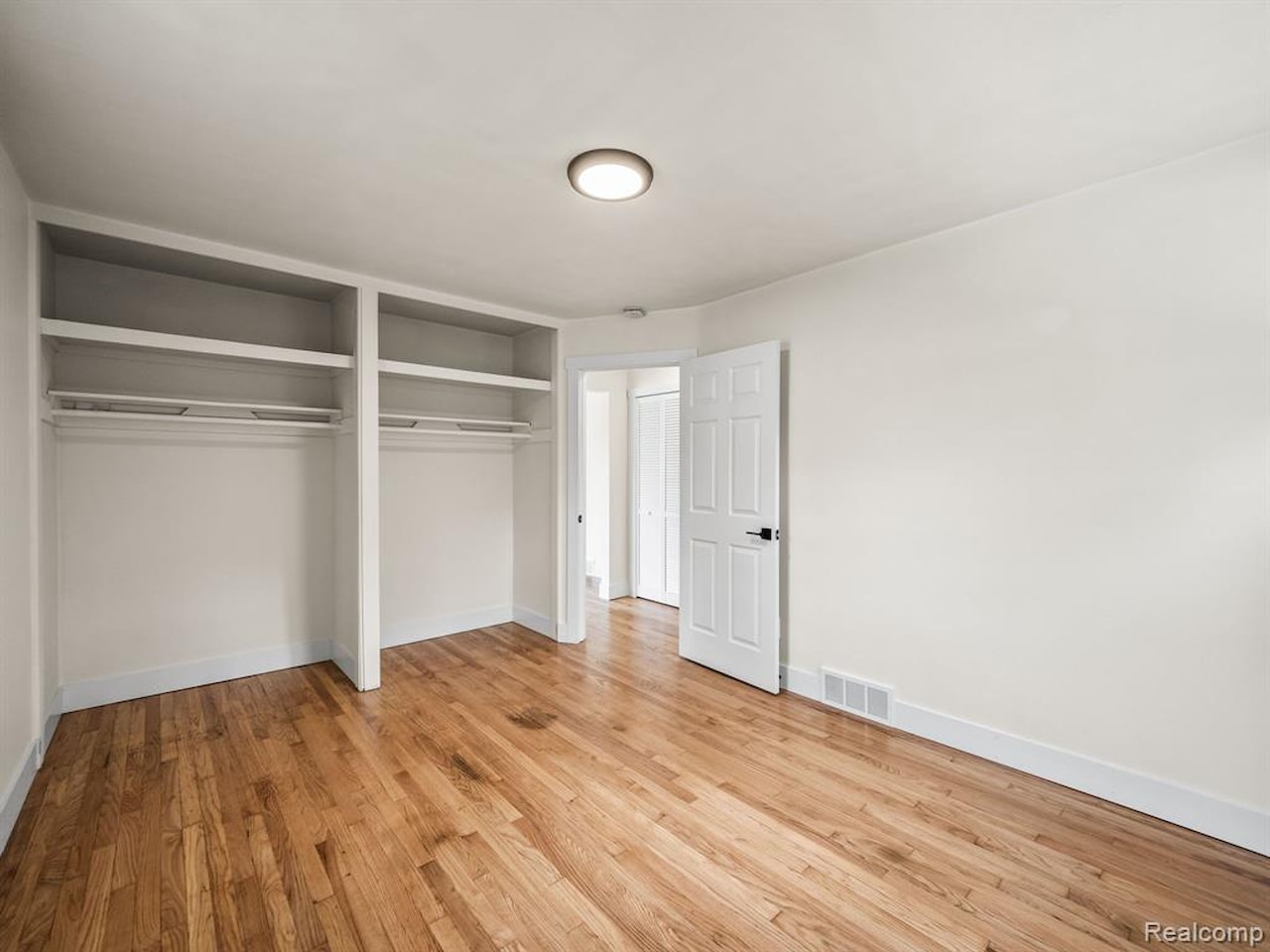 31431 Lamar Dr in Farmington, MI Photo 11