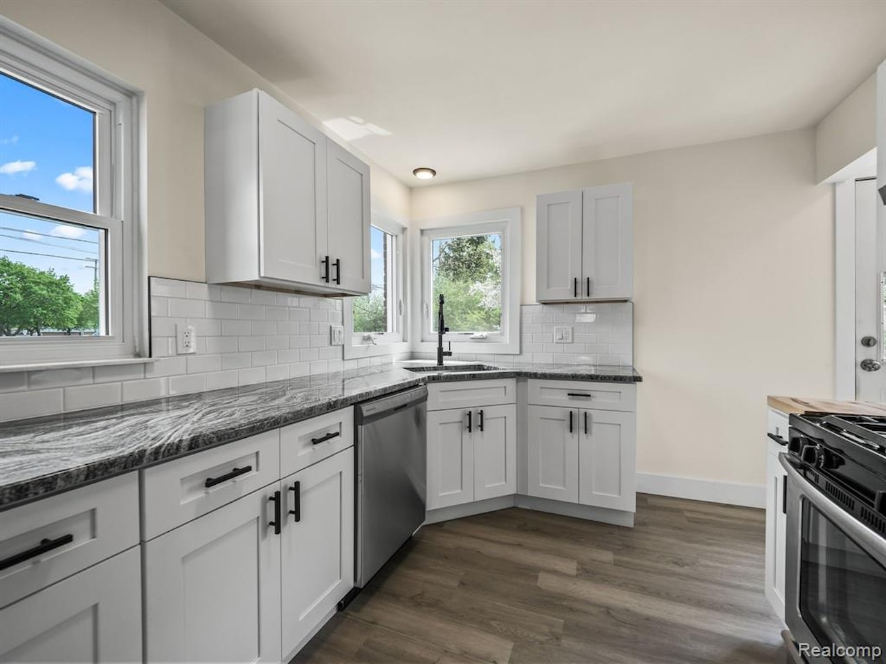 31431 Lamar Dr in Farmington, MI Photo 13