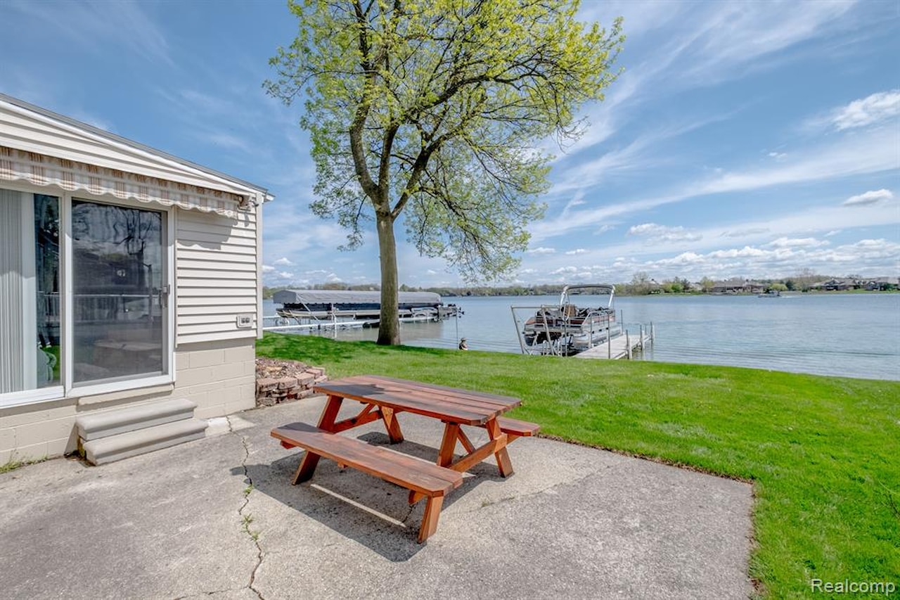 15235 Marl Dr in Fenton Twp, MI Photo 17
