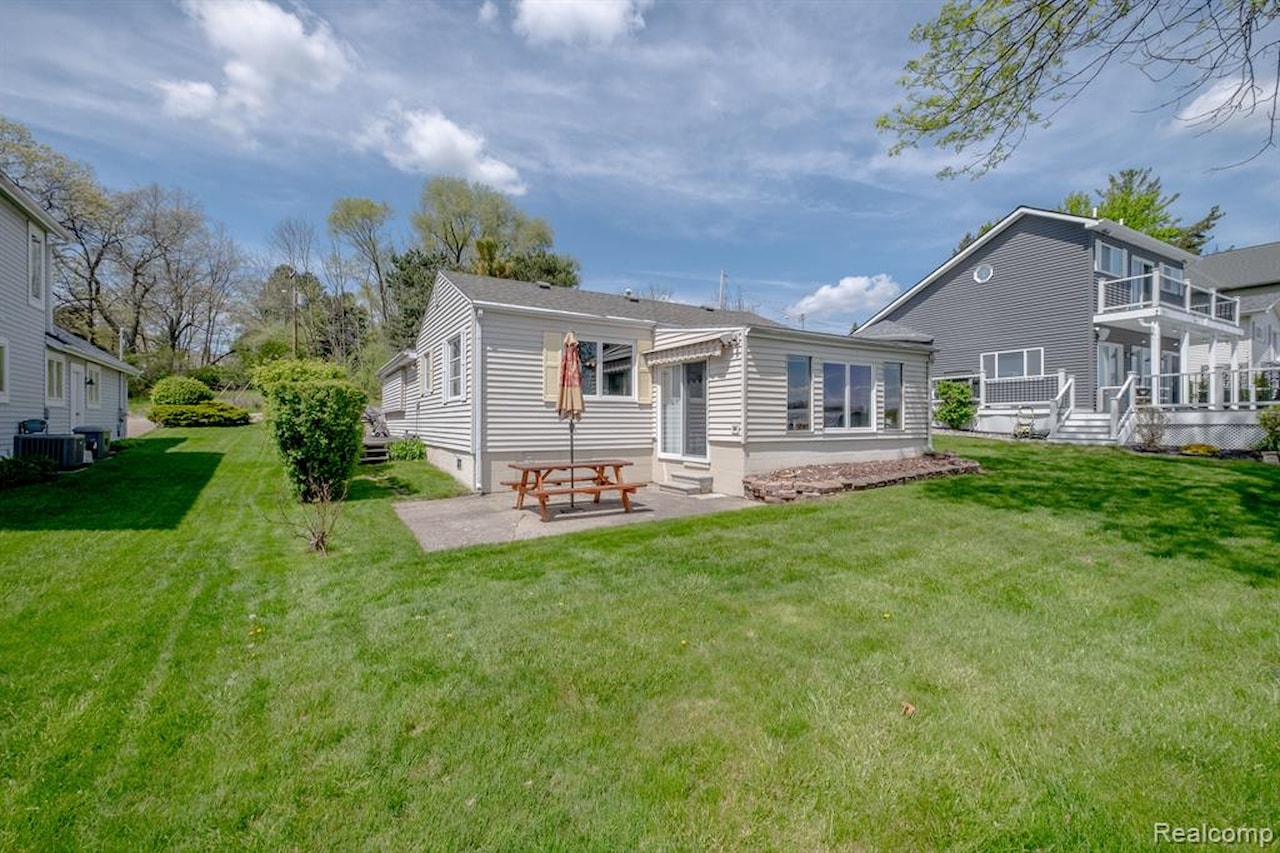 15235 Marl Dr in Fenton Twp, MI Photo 16