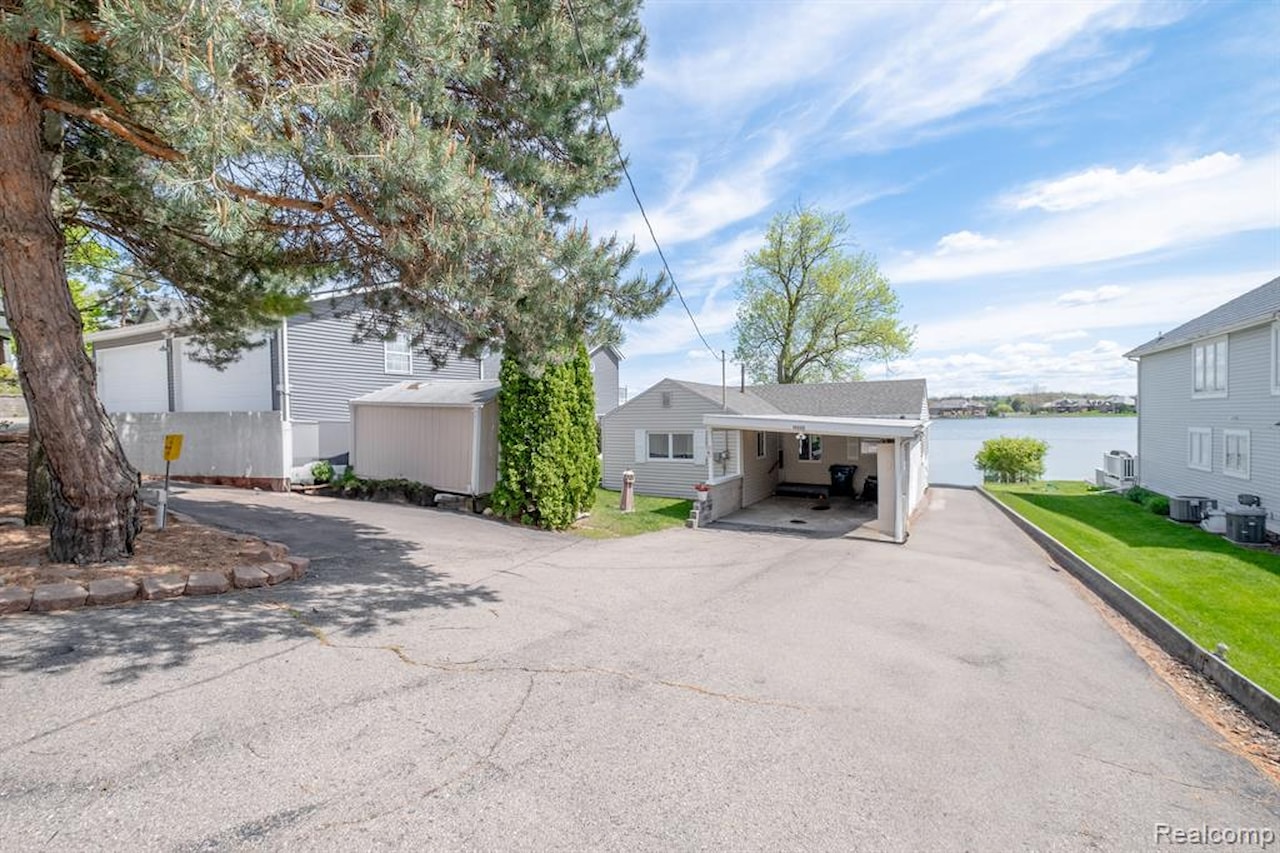 15235 Marl Dr in Fenton Twp, MI Photo 20