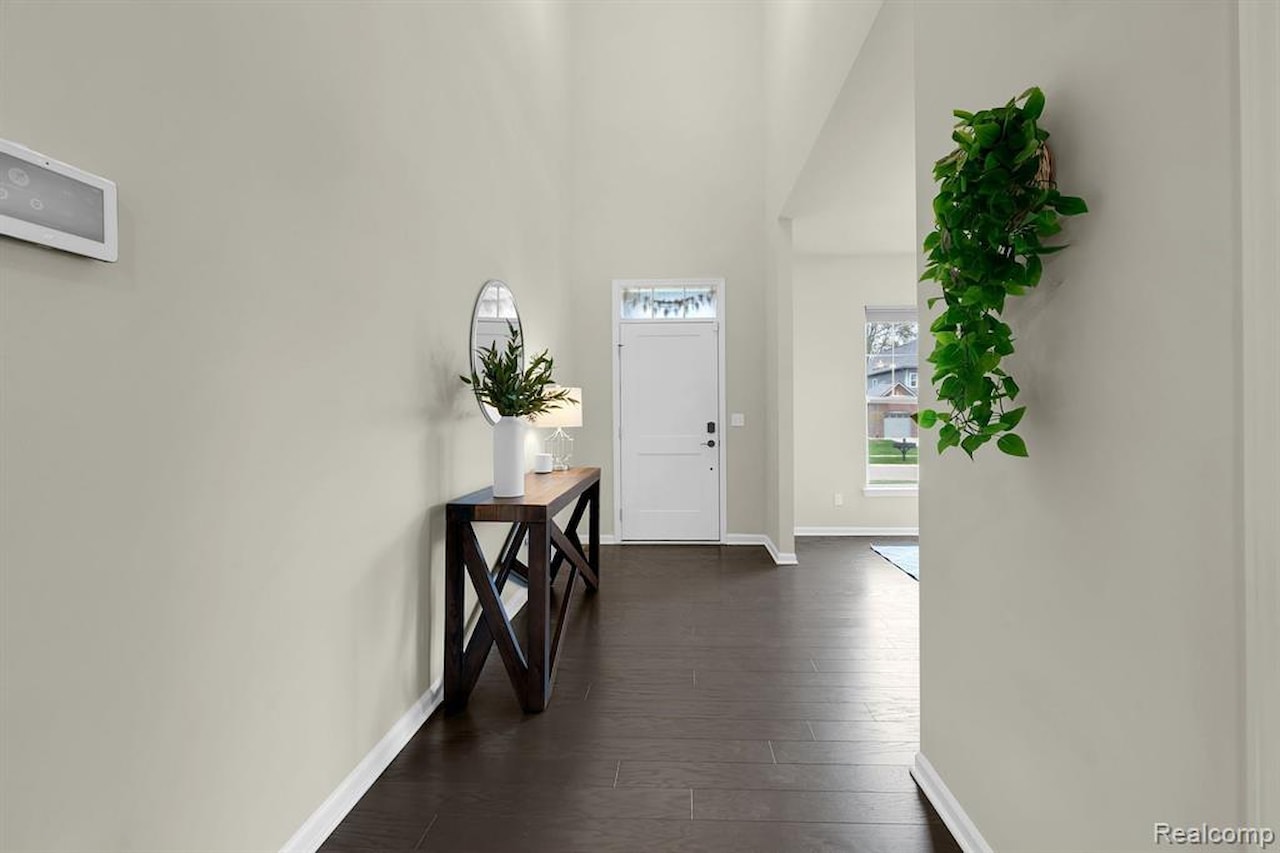 43547 Bolingbrooke Ln in Novi, MI Photo 8