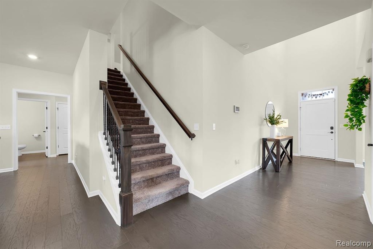 43547 Bolingbrooke Ln in Novi, MI Photo 24