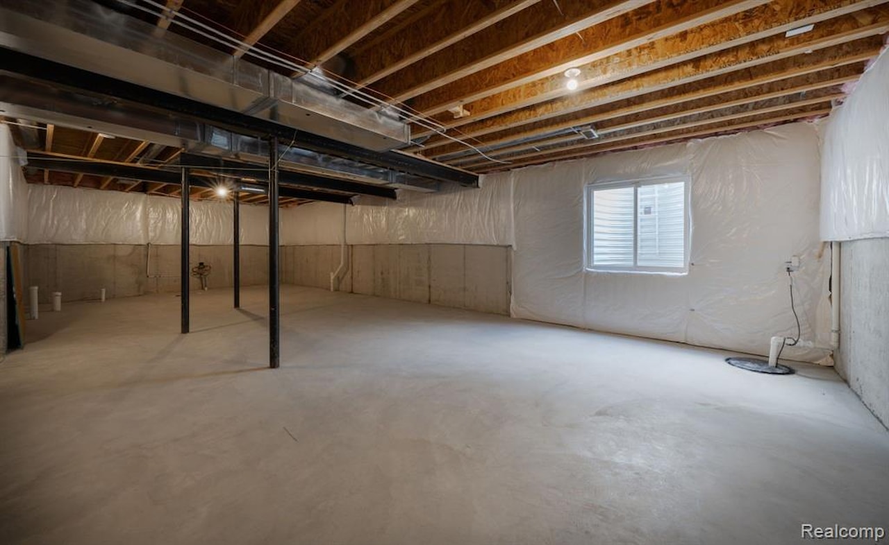 43547 Bolingbrooke Ln in Novi, MI Photo 42
