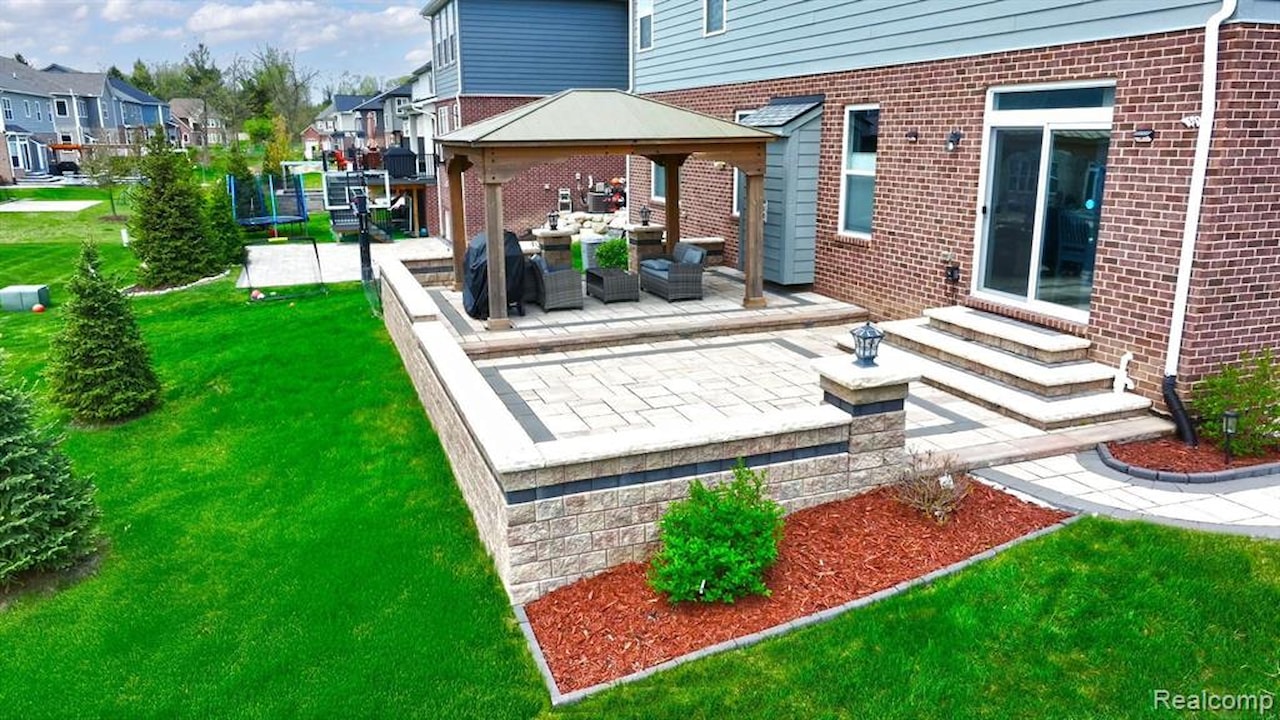 43547 Bolingbrooke Ln in Novi, MI Photo 49