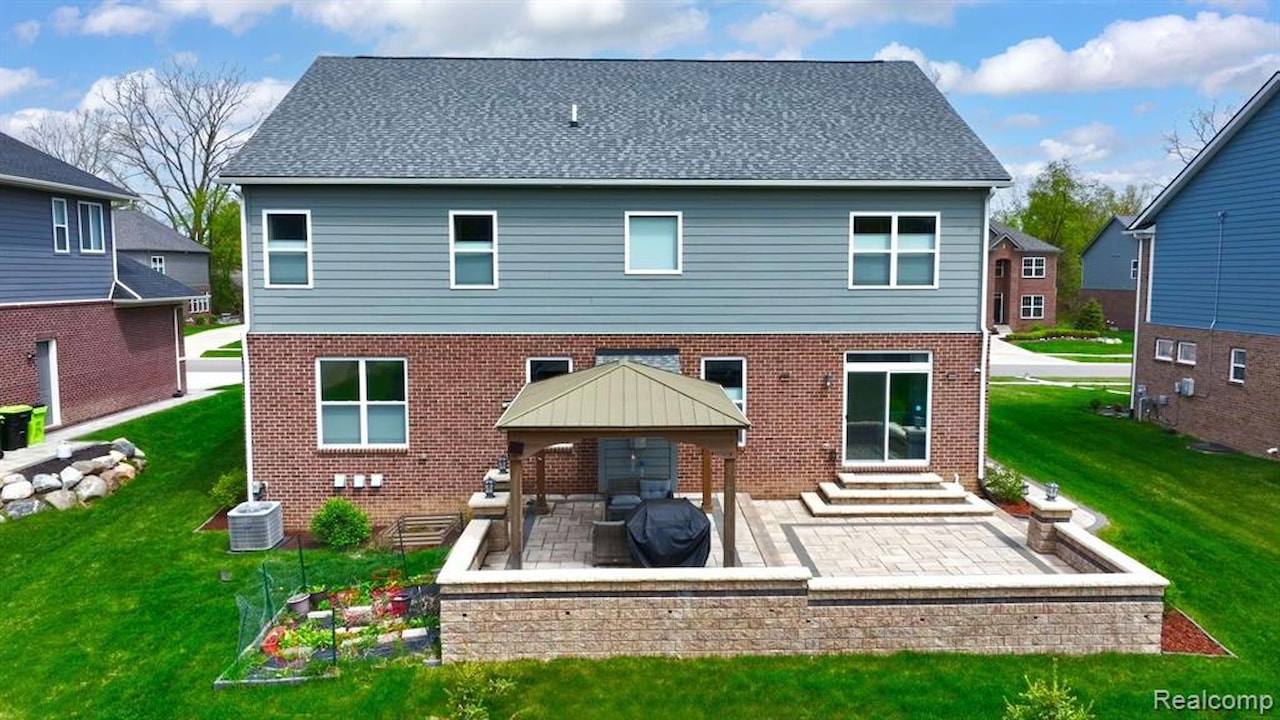 43547 Bolingbrooke Ln in Novi, MI Photo 51