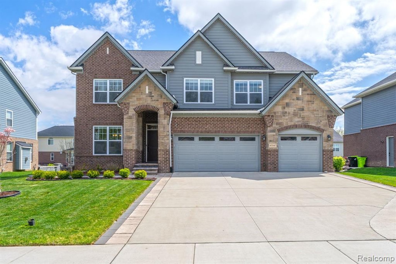 43547 Bolingbrooke Ln in Novi, MI Photo 7