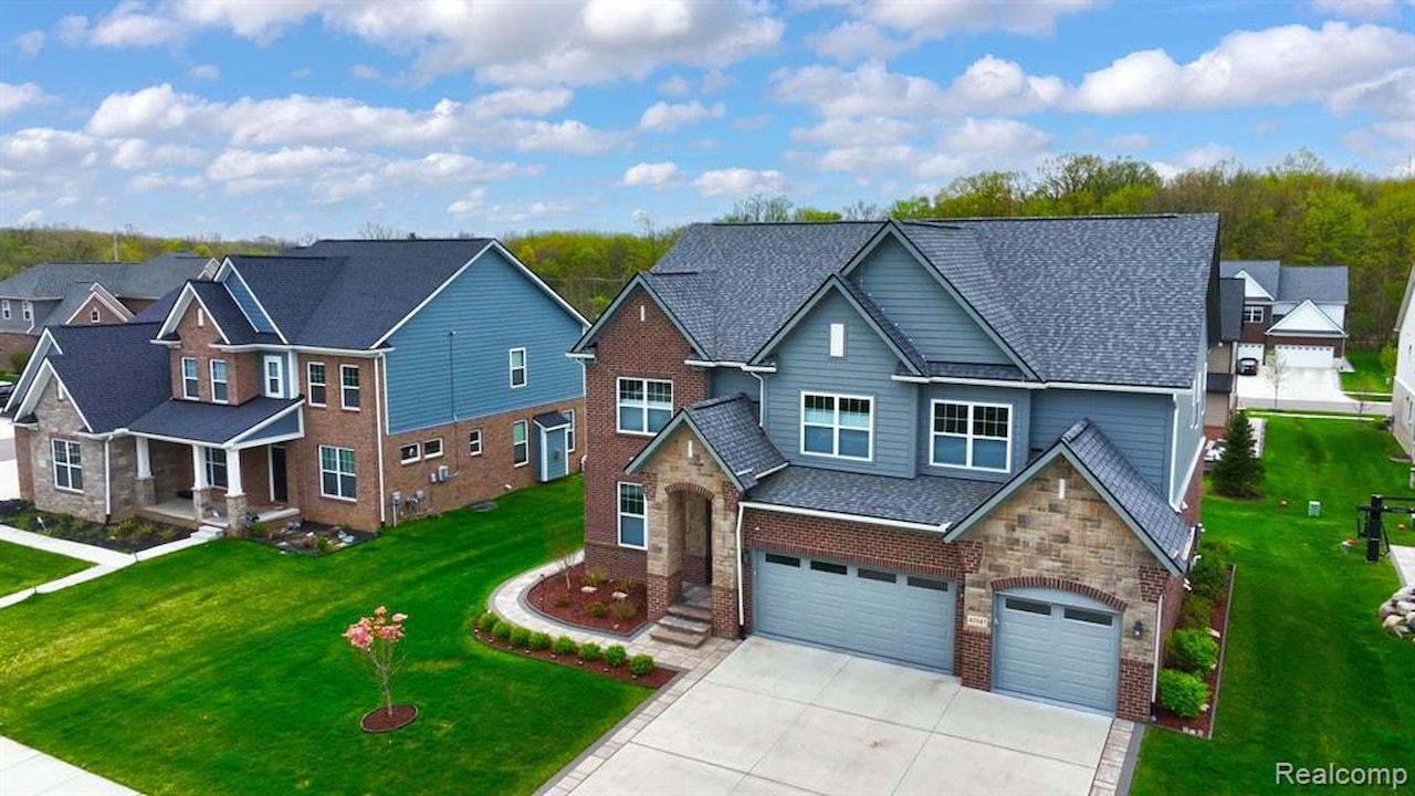 43547 Bolingbrooke Ln in Novi, MI Photo 58