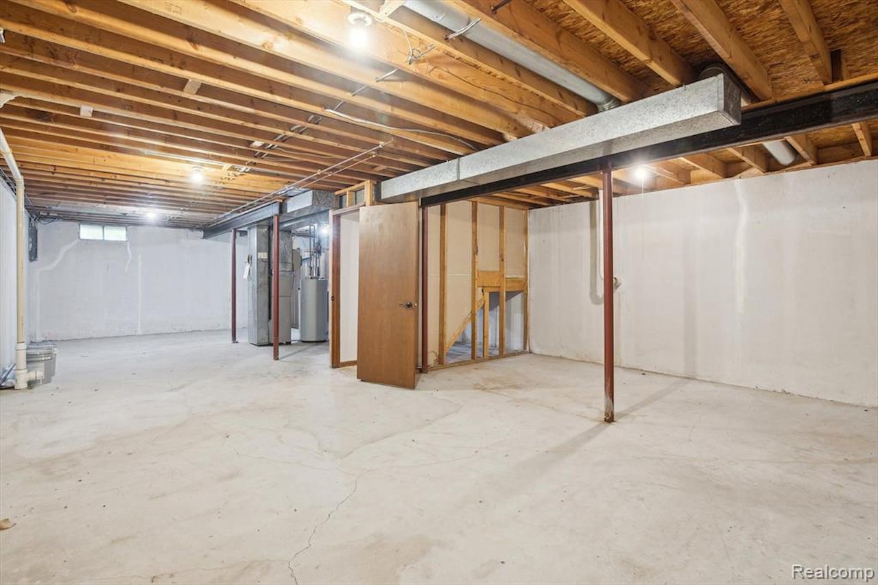 131 E Jolly Rd #E6 in Lansing, MI Photo 33