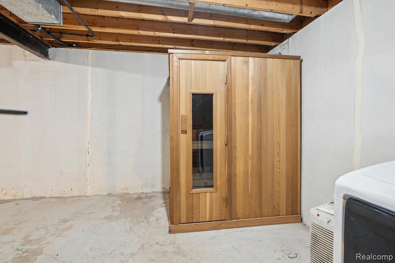131 E Jolly Rd #E6 in Lansing, MI Photo 34