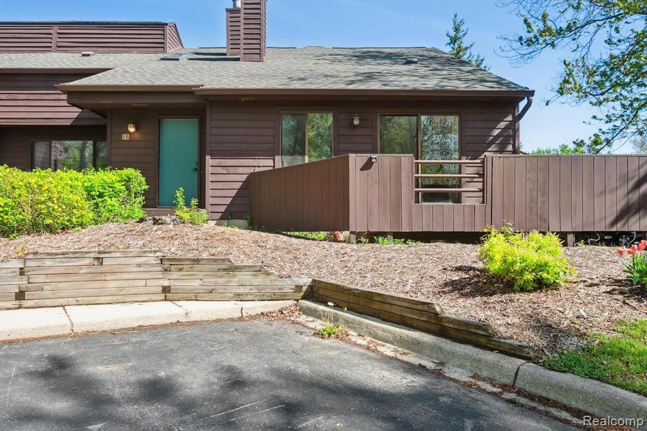 131 E Jolly Rd #E6 in Lansing, MI Photo 36