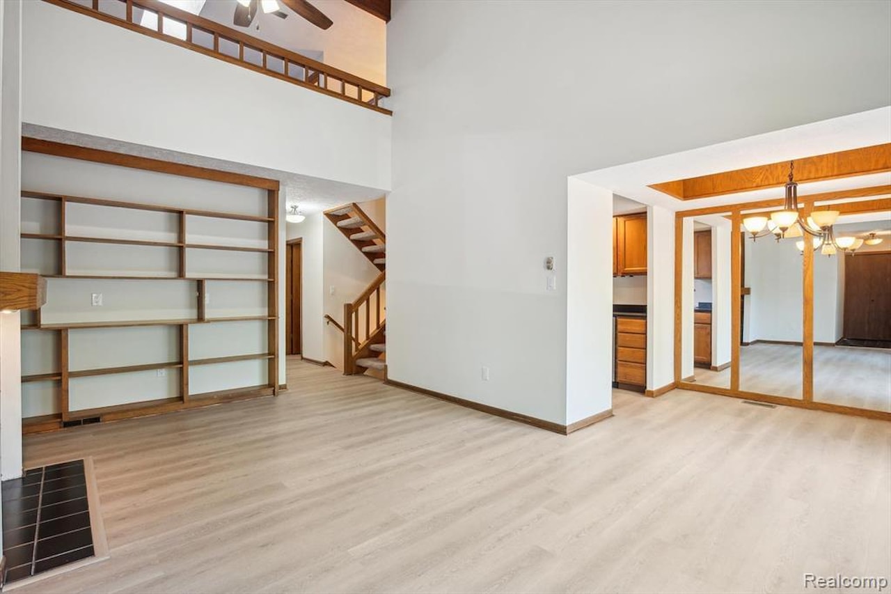 131 E Jolly Rd #E6 in Lansing, MI Photo 12