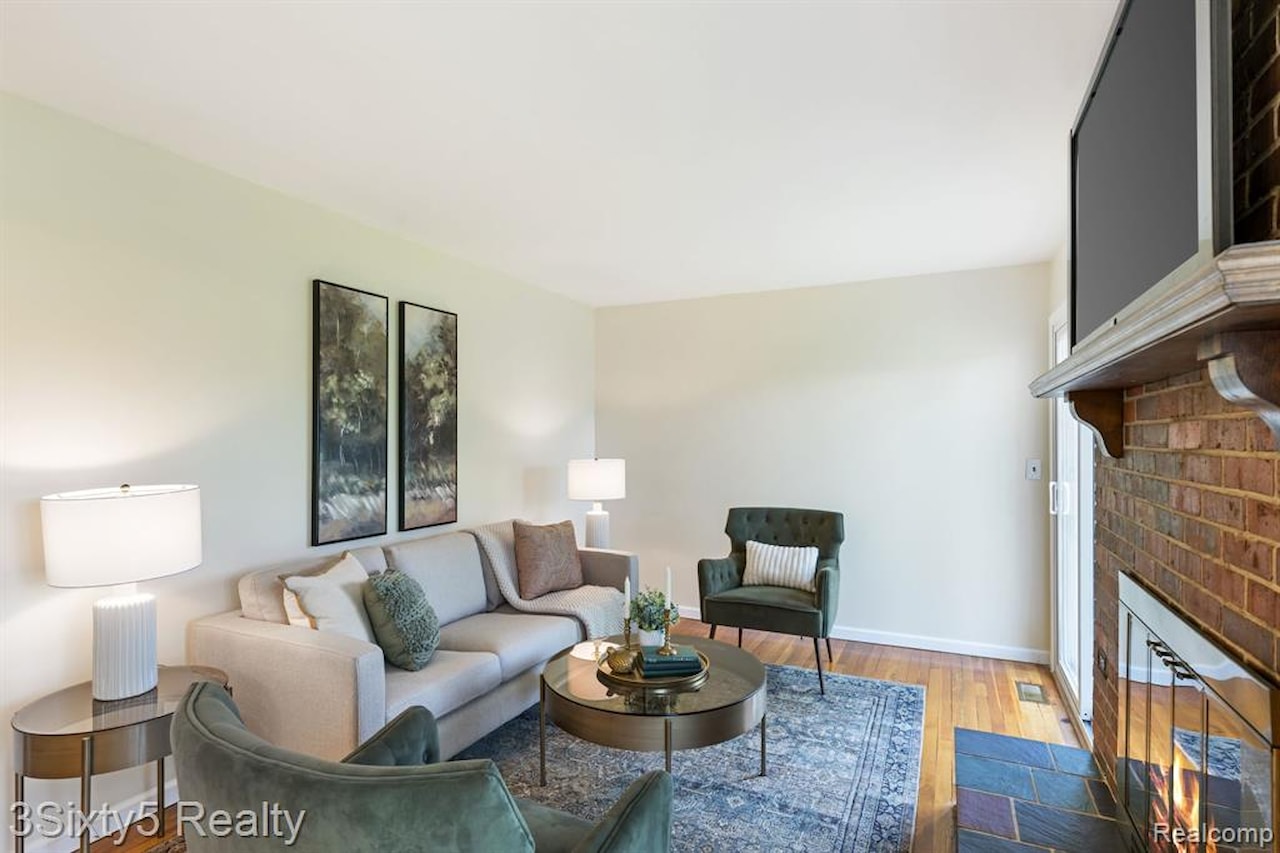 367 Carter Dr in Troy, MI Photo 20