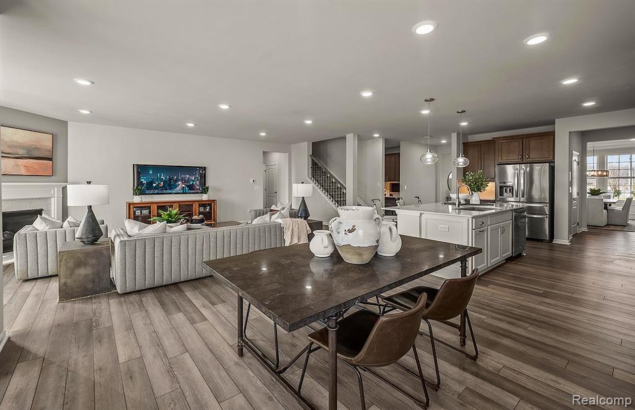 30116 Norway Dr in South Lyon, MI Photo 7