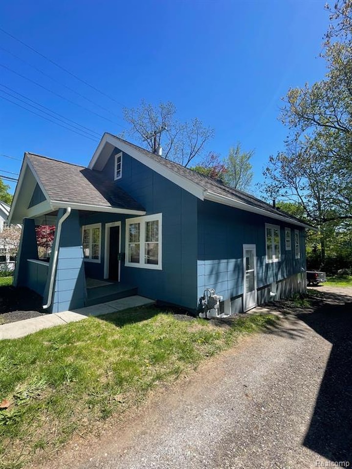 1717 Jackson Ave in Ann Arbor, MI Photo 3