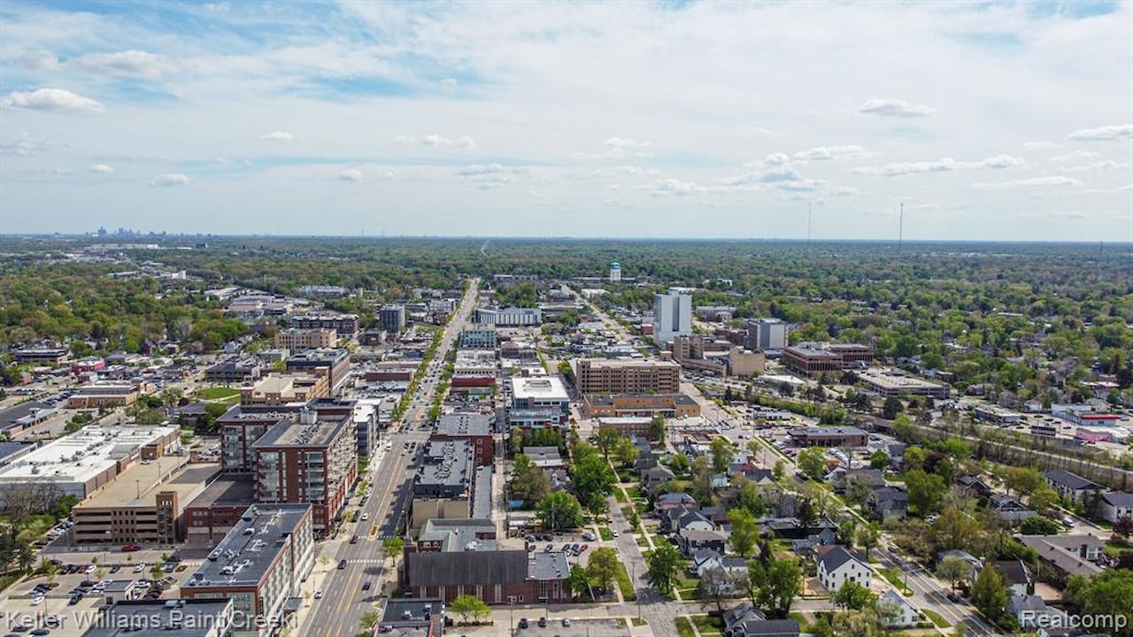 606 N Center St in Royal Oak, MI Photo 45