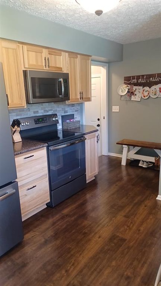 11484 Wood Rd in Dewitt, MI Photo 15