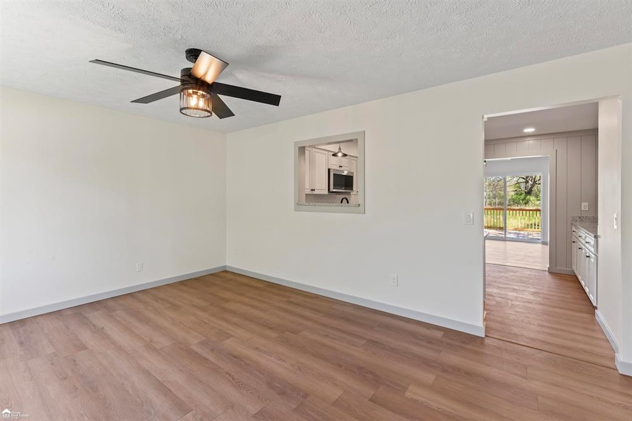 2226 Pollard Rd in Lansing, MI Photo 3