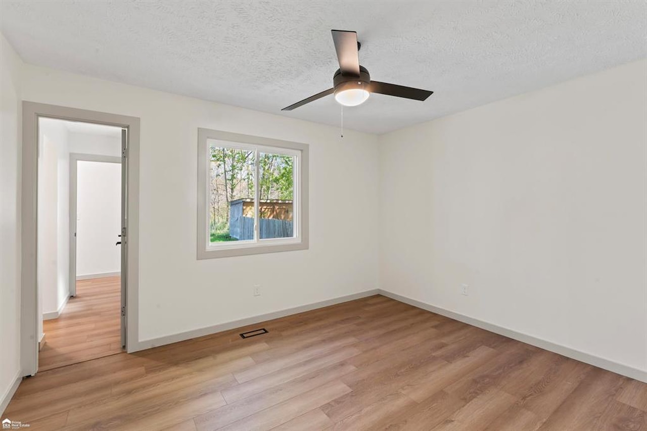 2226 Pollard Rd in Lansing, MI Photo 9