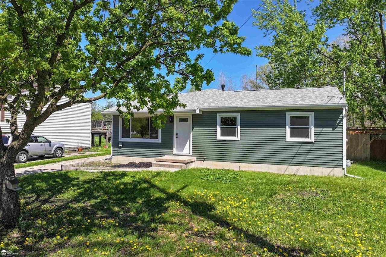 2226 Pollard Rd in Lansing, MI Photo 21