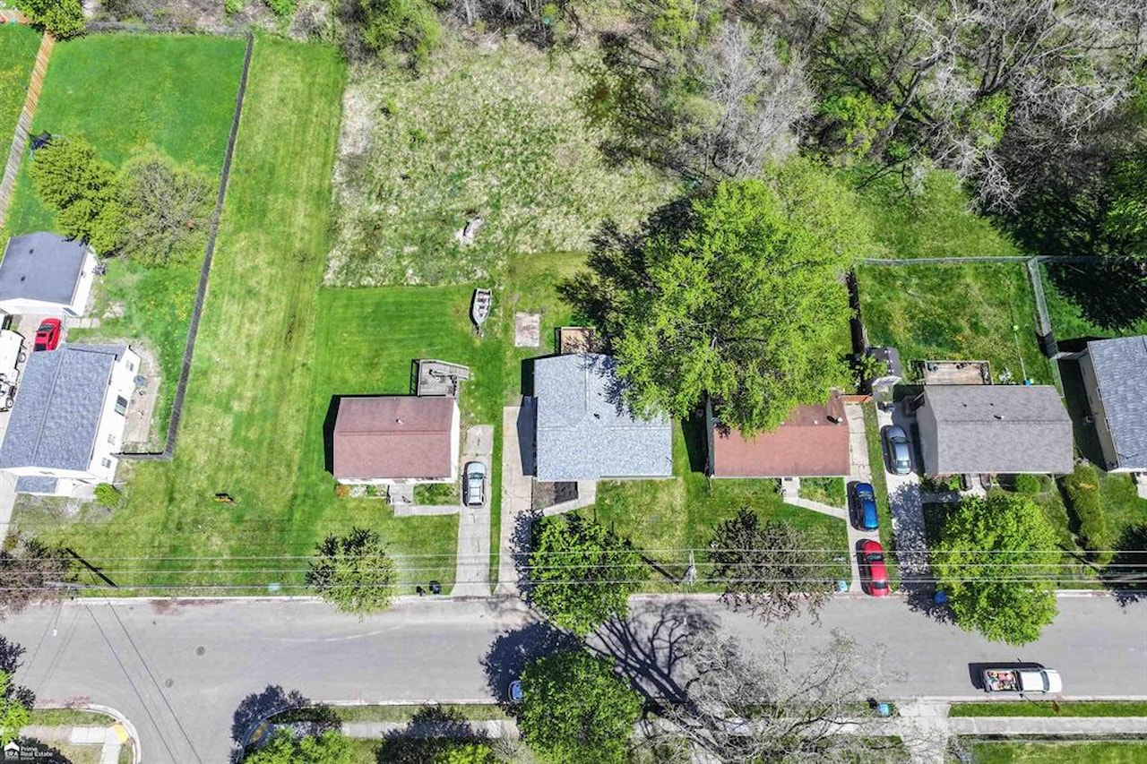 2226 Pollard Rd in Lansing, MI Photo 26