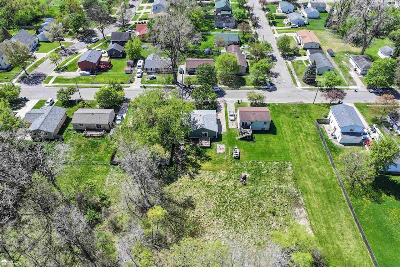 2226 Pollard Rd in Lansing, MI Photo 27