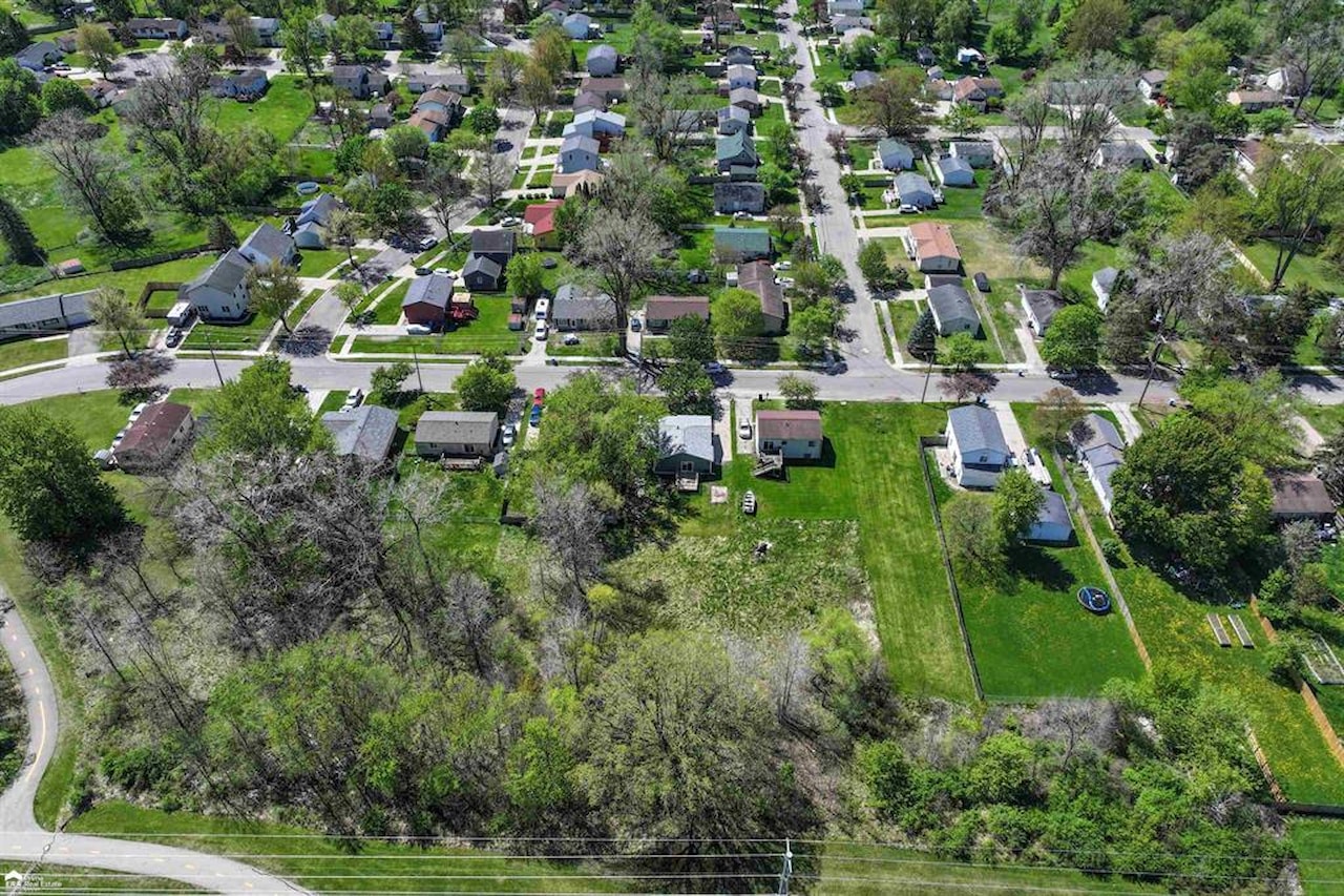 2226 Pollard Rd in Lansing, MI Photo 28