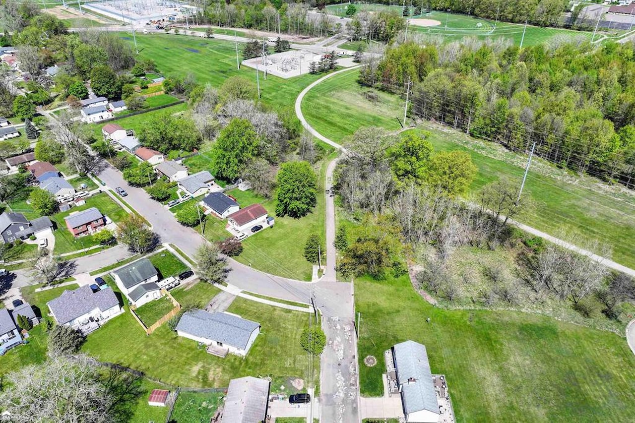 2226 Pollard Rd in Lansing, MI Photo 30