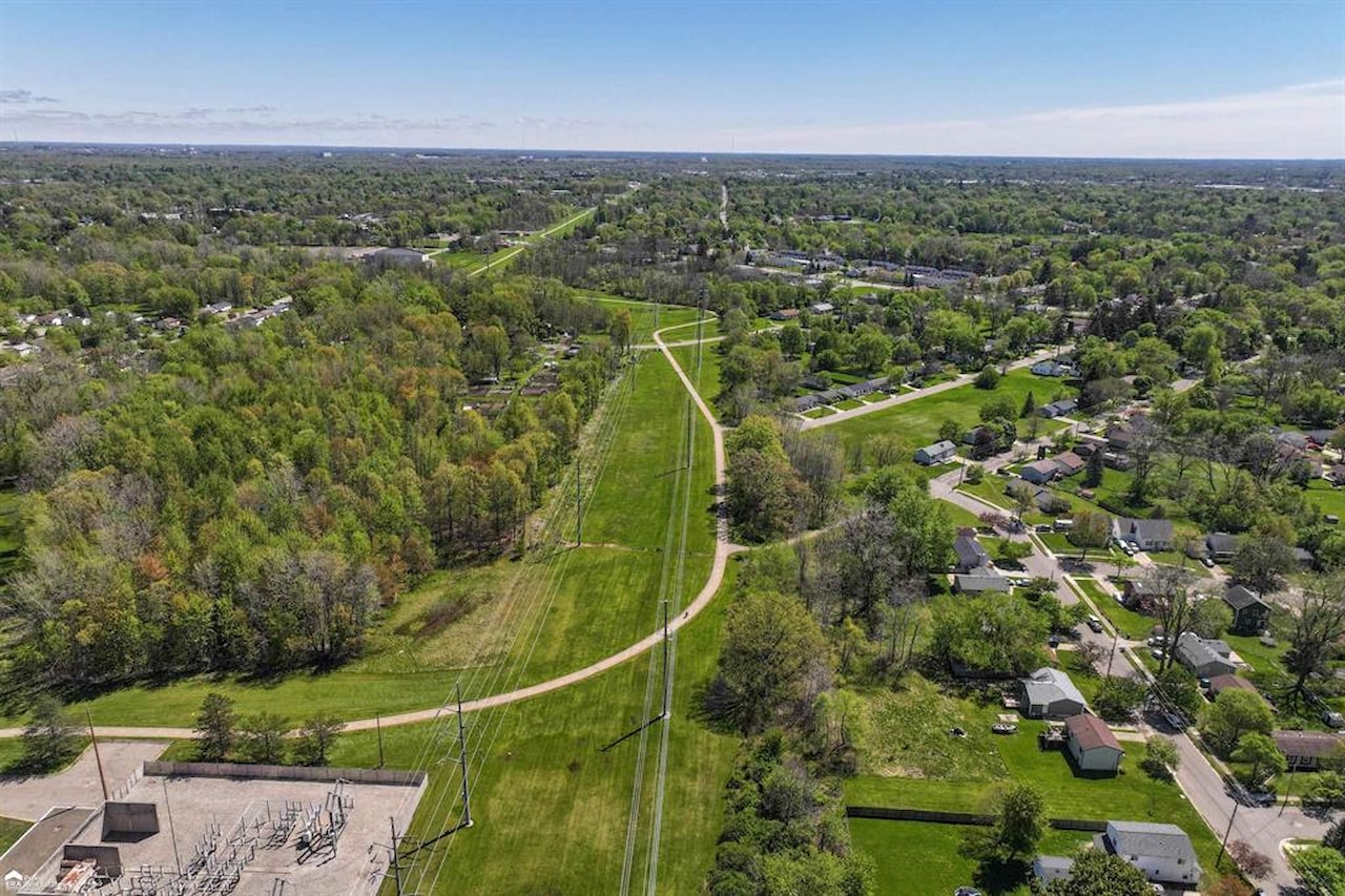 2226 Pollard Rd in Lansing, MI Photo 31